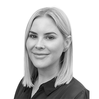 122450 Ella Hallam_325x325.png